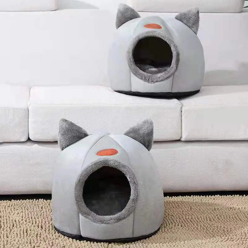 Cat bed with comfort for deep winter sleep