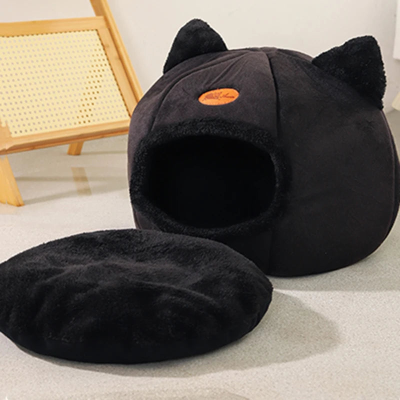 Cat bed with comfort for deep winter sleep